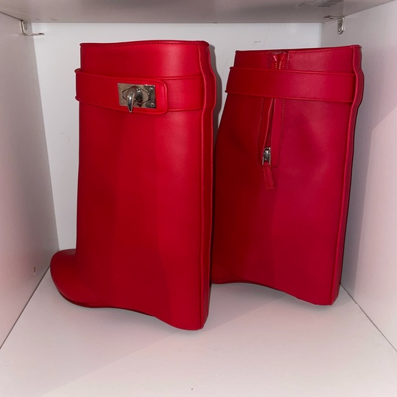 GIVENCHY RED SHARK LOCK BOOTS - Picture 9 of 9